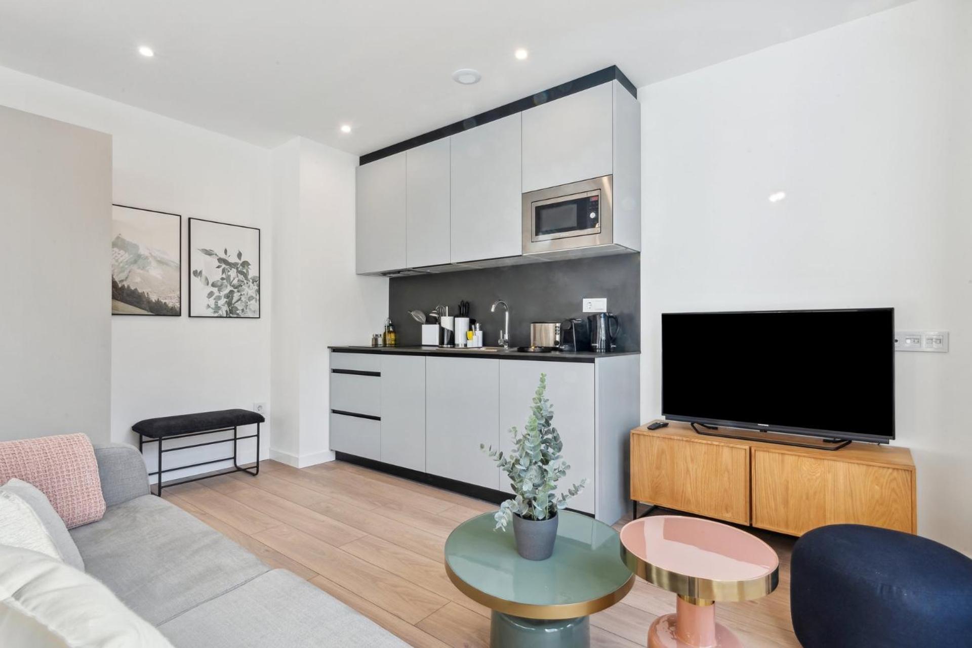 Limehome Valencia Carrer Del Pare Palau I Quer Екстер'єр фото