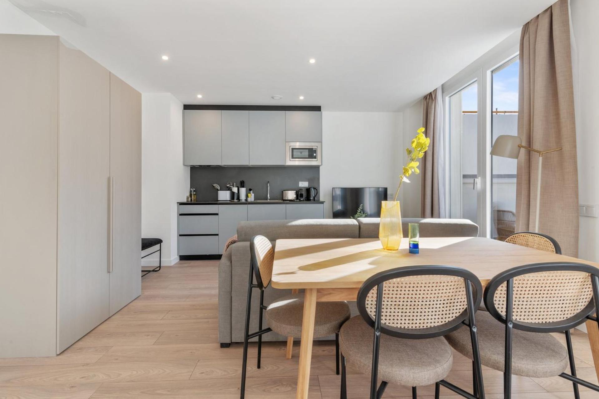 Limehome Valencia Carrer Del Pare Palau I Quer Екстер'єр фото