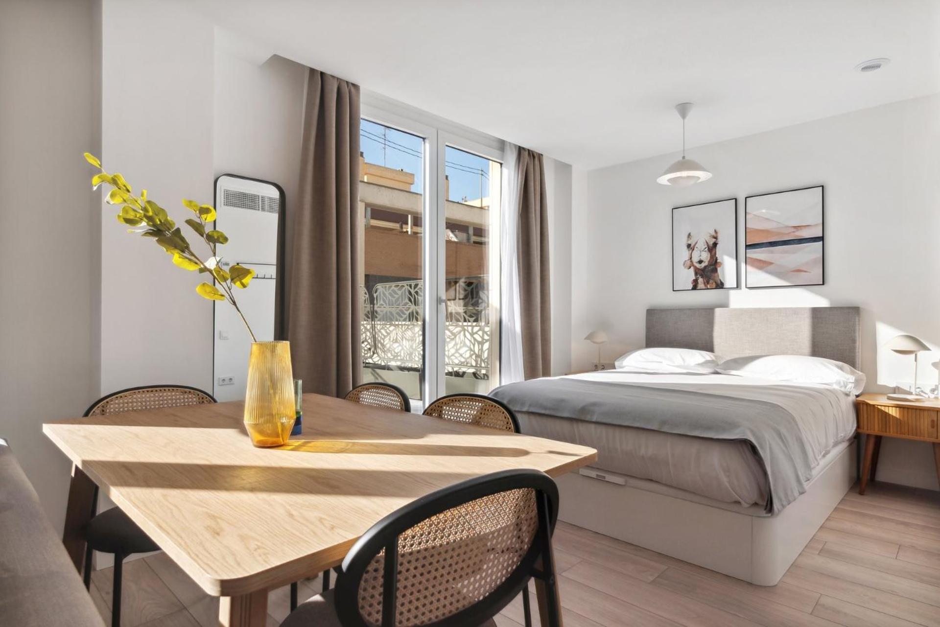 Limehome Valencia Carrer Del Pare Palau I Quer Екстер'єр фото