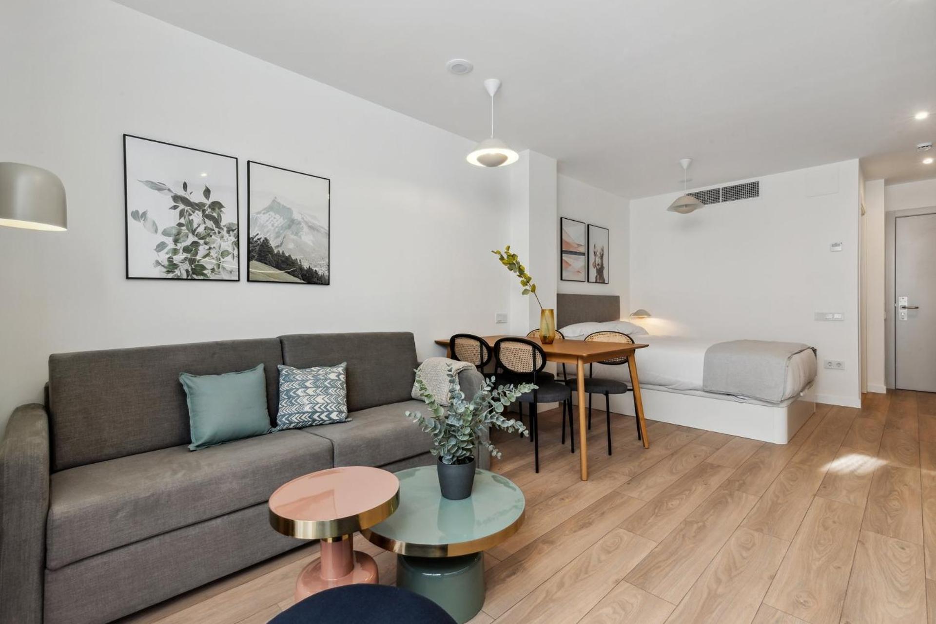 Limehome Valencia Carrer Del Pare Palau I Quer Екстер'єр фото