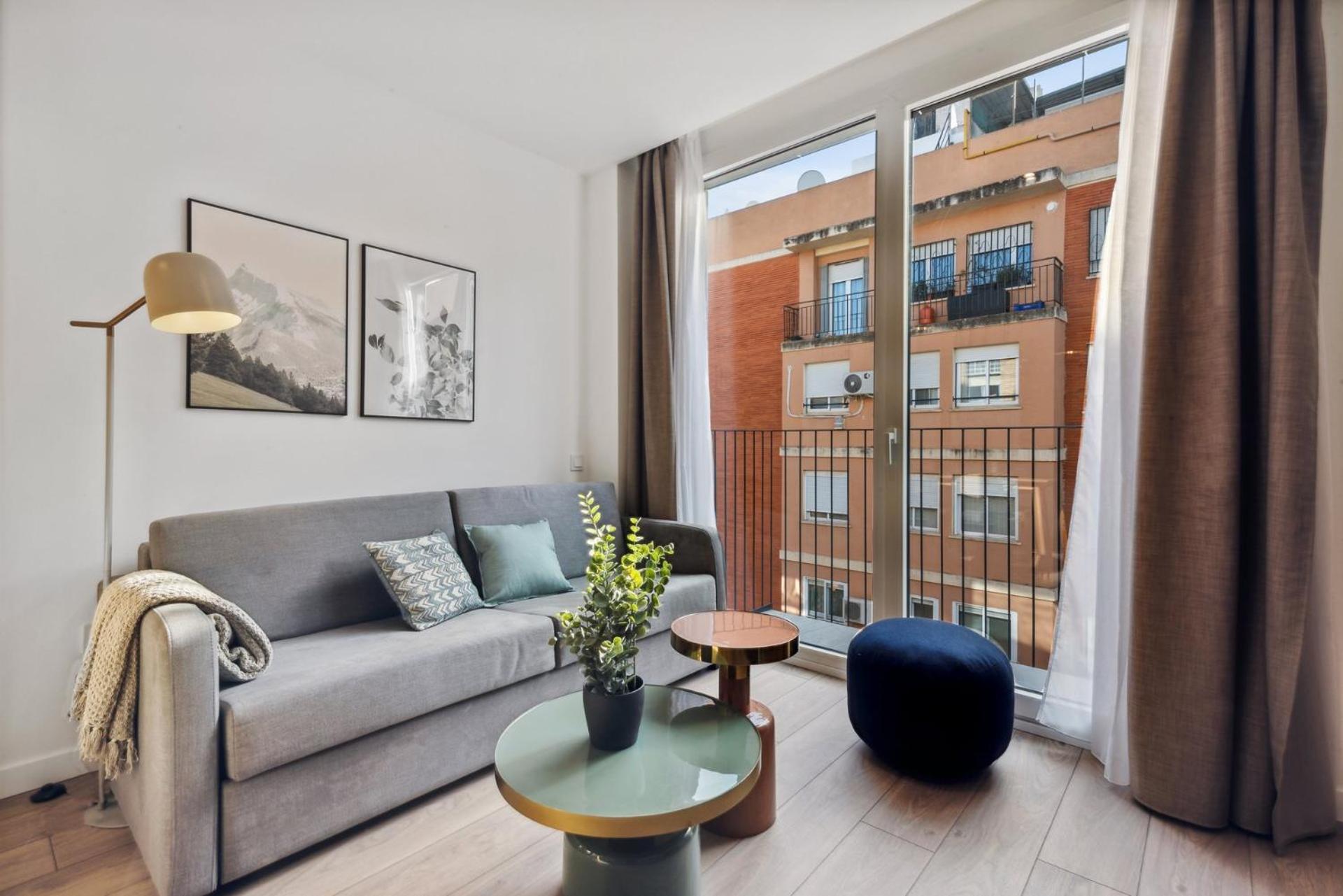 Limehome Valencia Carrer Del Pare Palau I Quer Екстер'єр фото