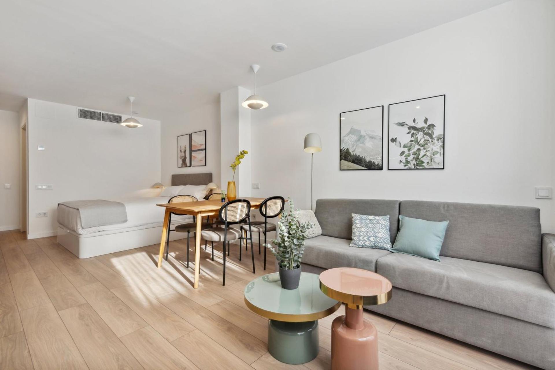 Limehome Valencia Carrer Del Pare Palau I Quer Екстер'єр фото