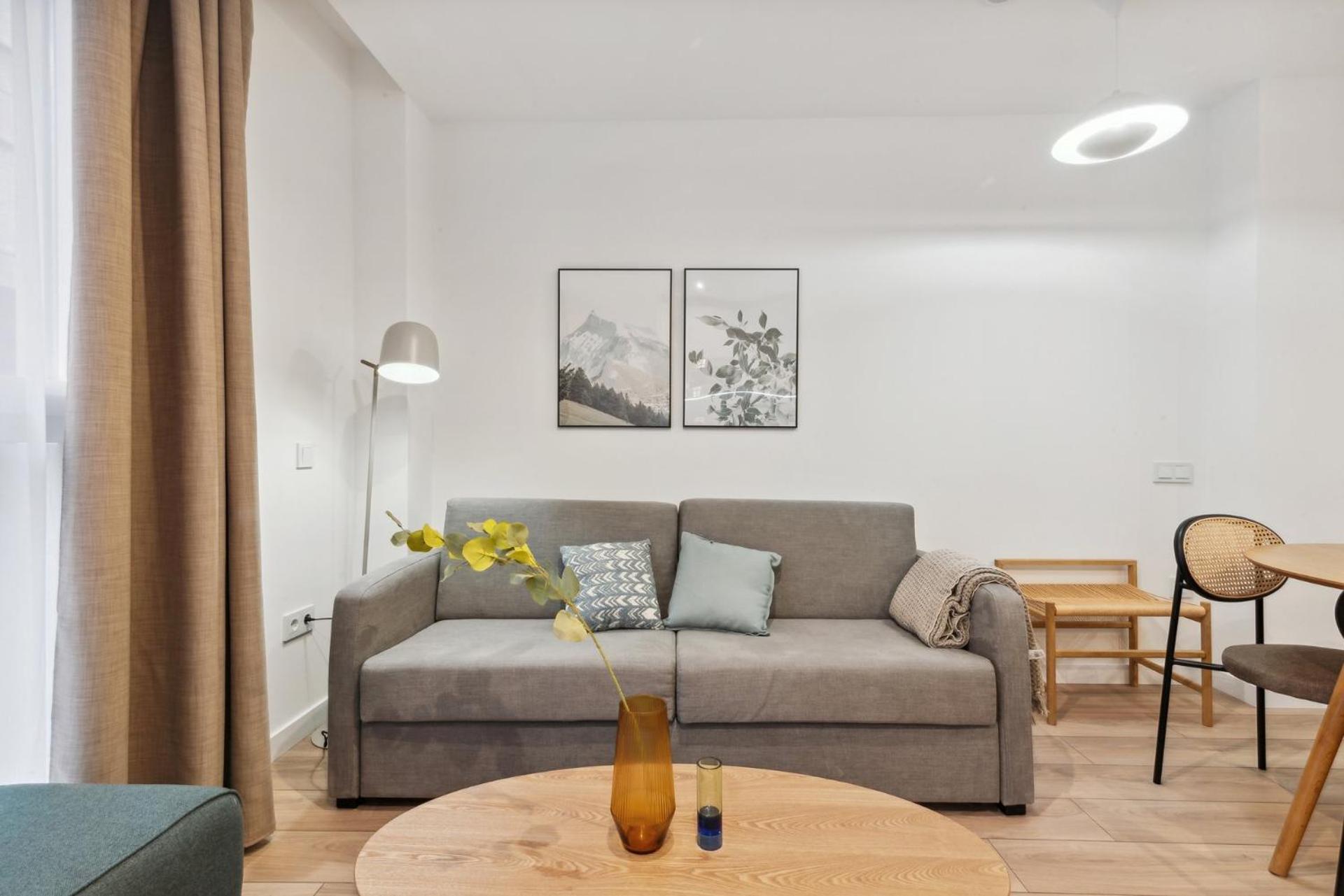Limehome Valencia Carrer Del Pare Palau I Quer Екстер'єр фото