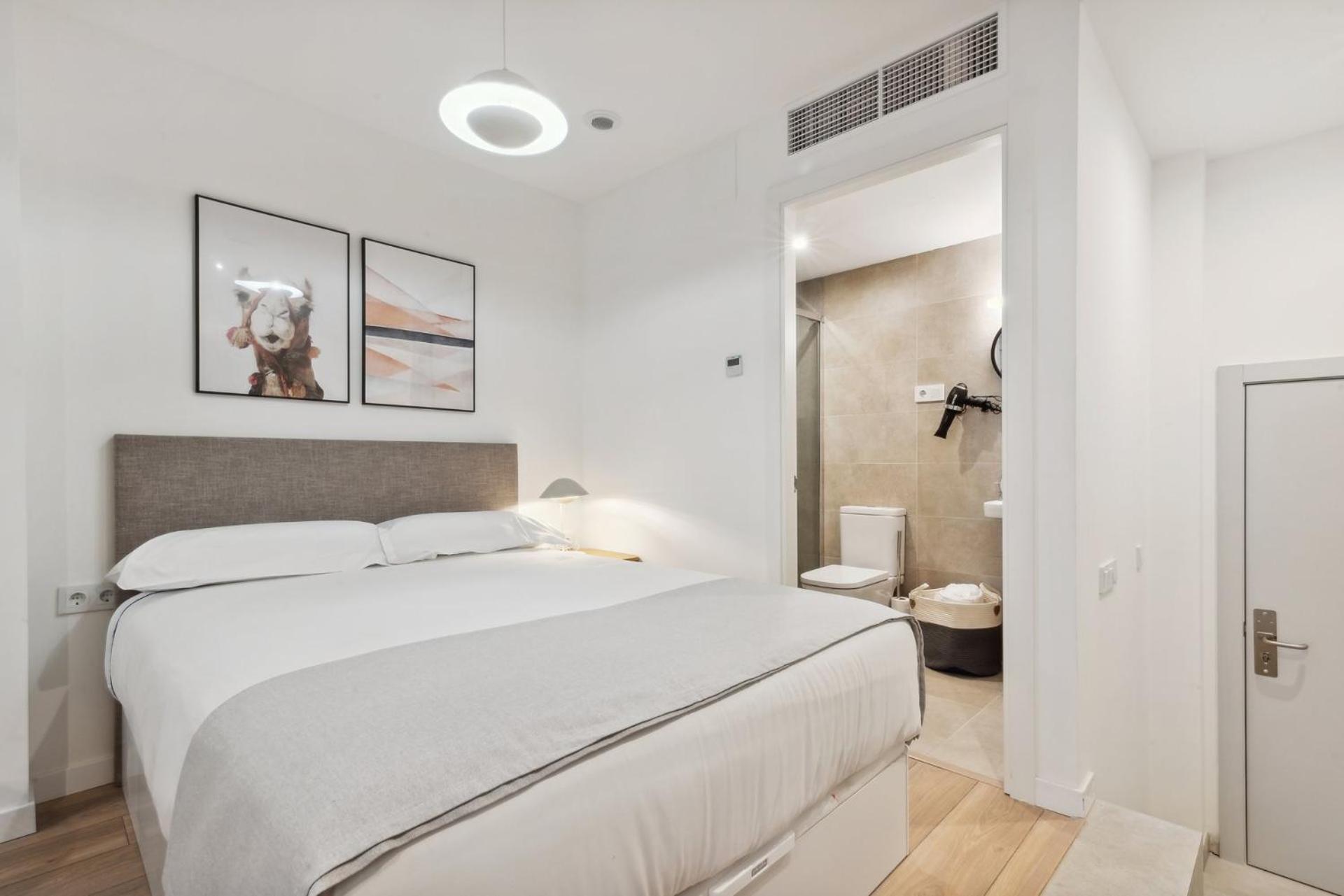 Limehome Valencia Carrer Del Pare Palau I Quer Екстер'єр фото