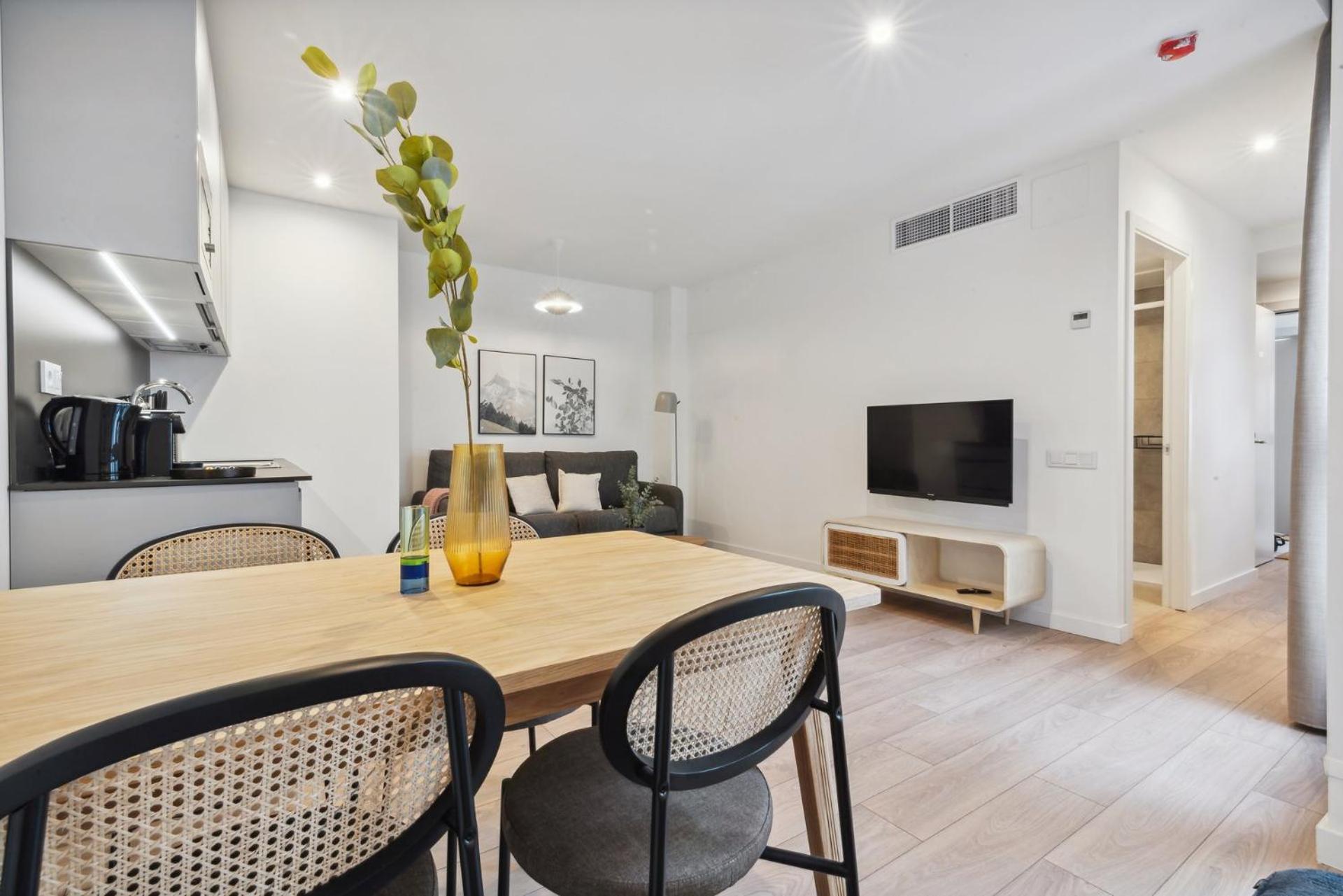 Limehome Valencia Carrer Del Pare Palau I Quer Екстер'єр фото