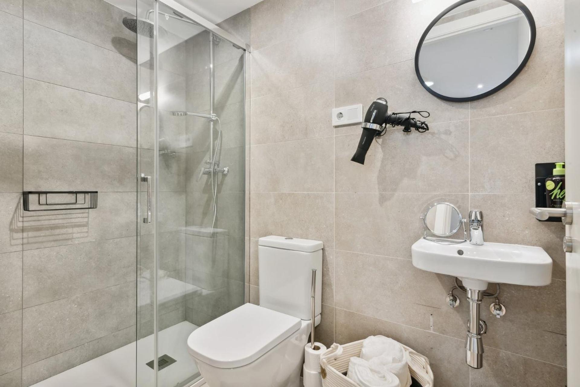 Limehome Valencia Carrer Del Pare Palau I Quer Екстер'єр фото