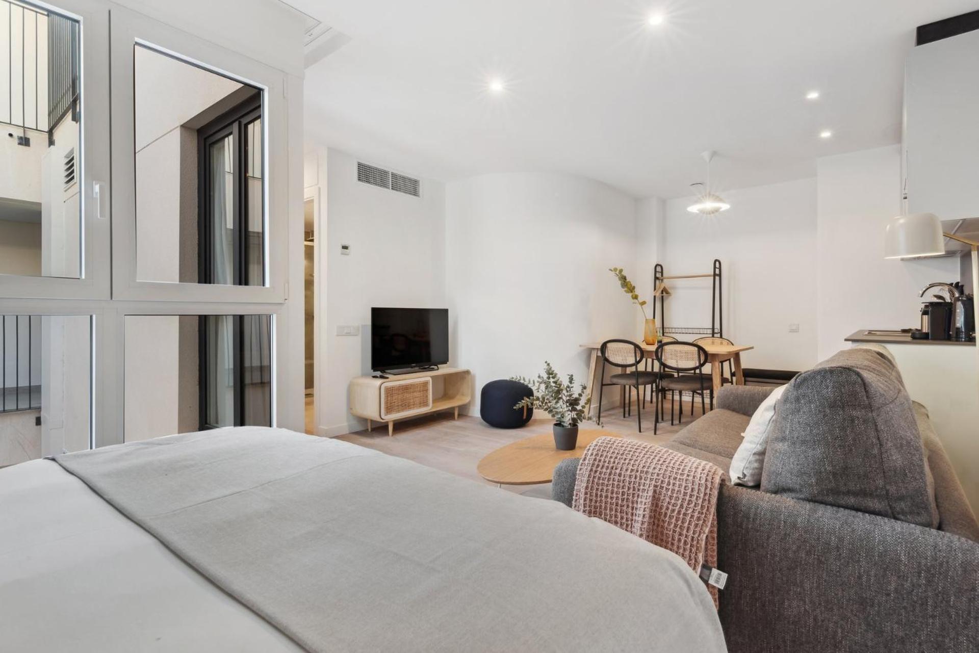 Limehome Valencia Carrer Del Pare Palau I Quer Екстер'єр фото