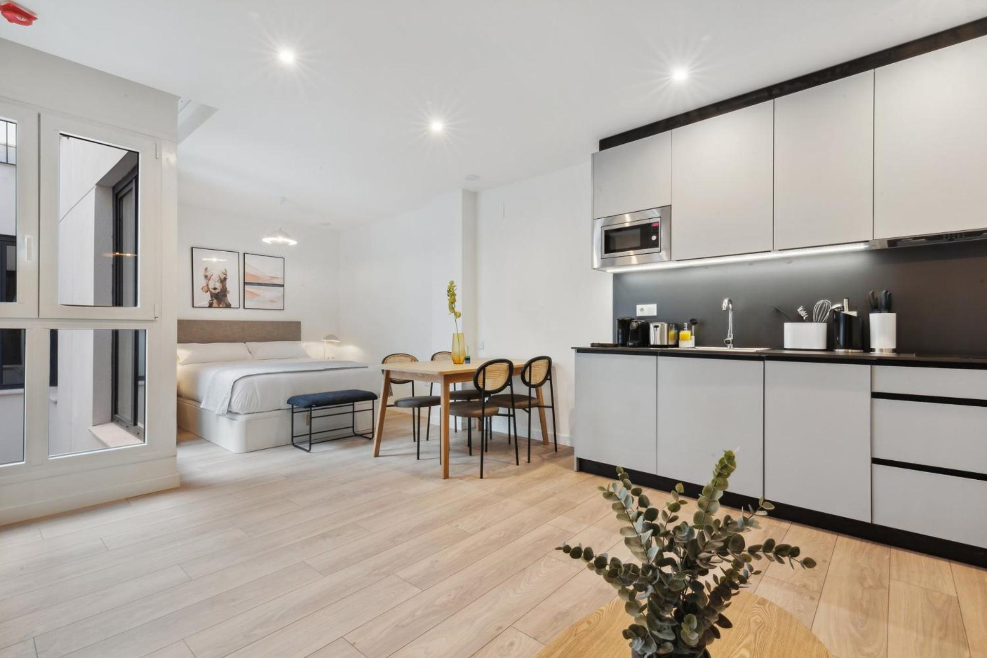 Limehome Valencia Carrer Del Pare Palau I Quer Екстер'єр фото
